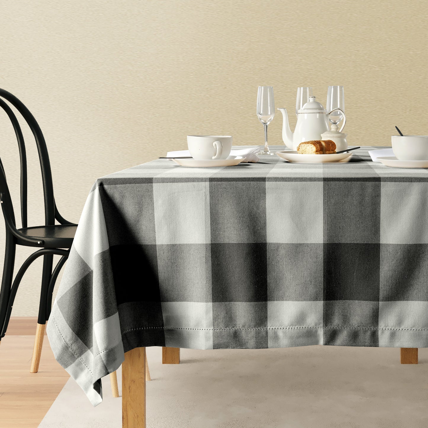 Tablecloth 8 seat 150x260cm - Black White Check